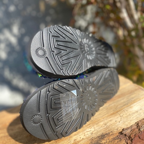 UGG Classic Mini Stellar Sequined Ankle Boots - Picture 6 of 6